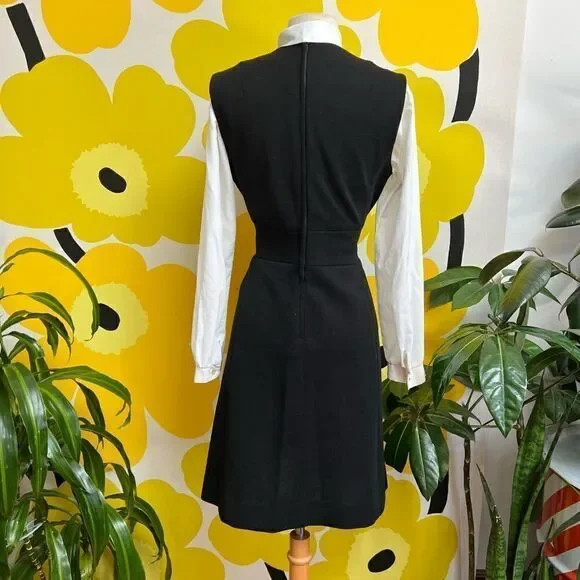 Mod Black Sleeveless Vintage 1960s / 1970s Knit Rhinestone Accent Mini Dress - Picture 4 of 9